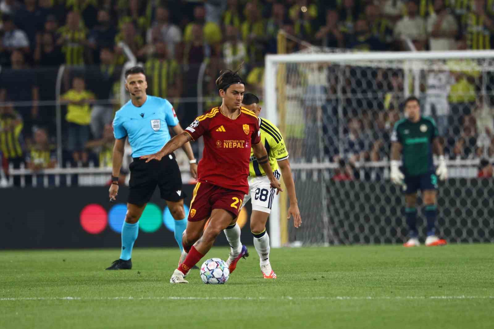 UEFA ŞAMPİYONLAR LİGİ: FENERBAHÇE: 0 - ROMA: 0 (MAÇ DEVAM EDİYOR)