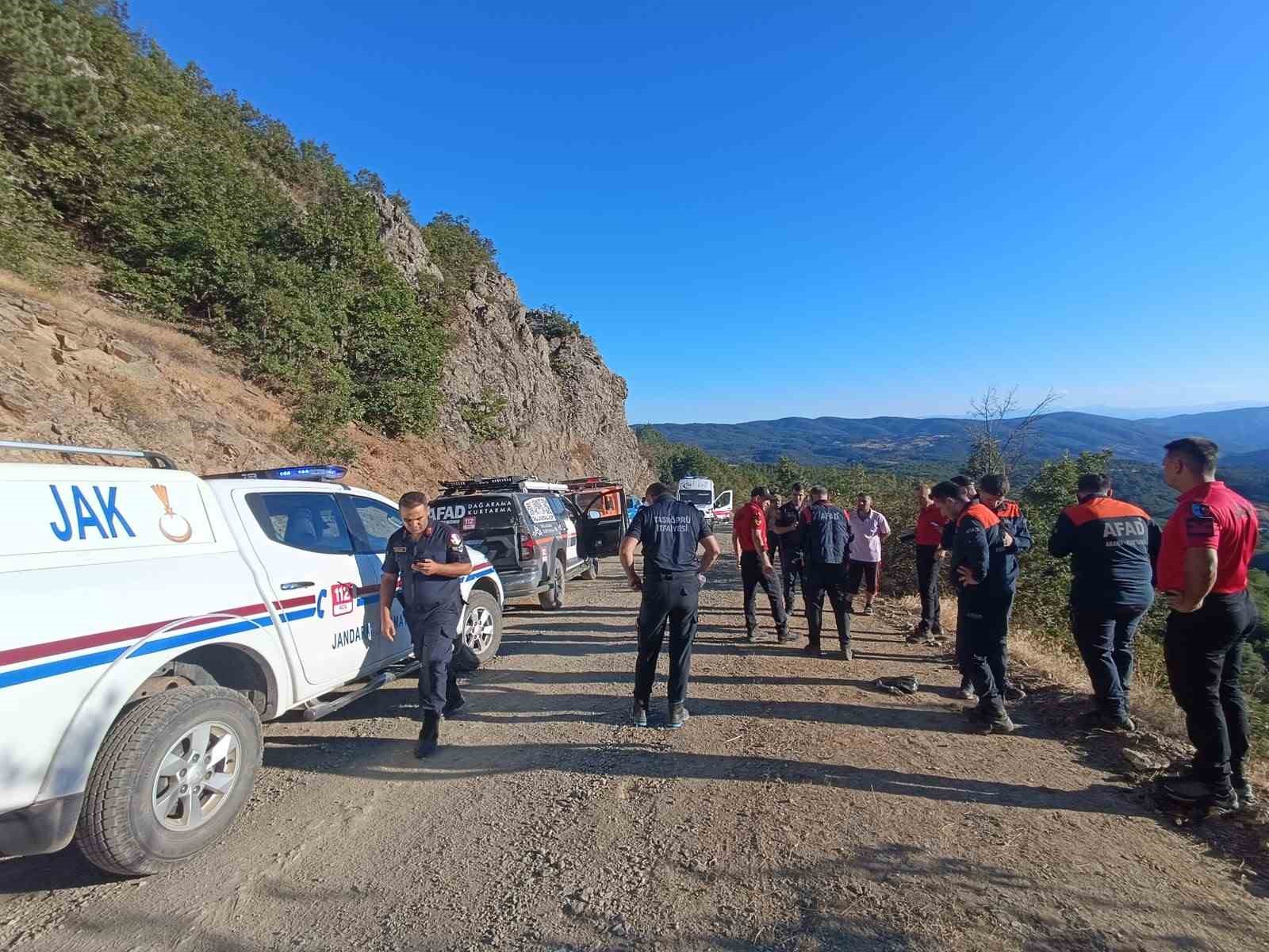KUŞBURNU TOPLARKEN UÇURUMA YUVARLANAN VATANDAŞI EKİPLER KURTARDI
