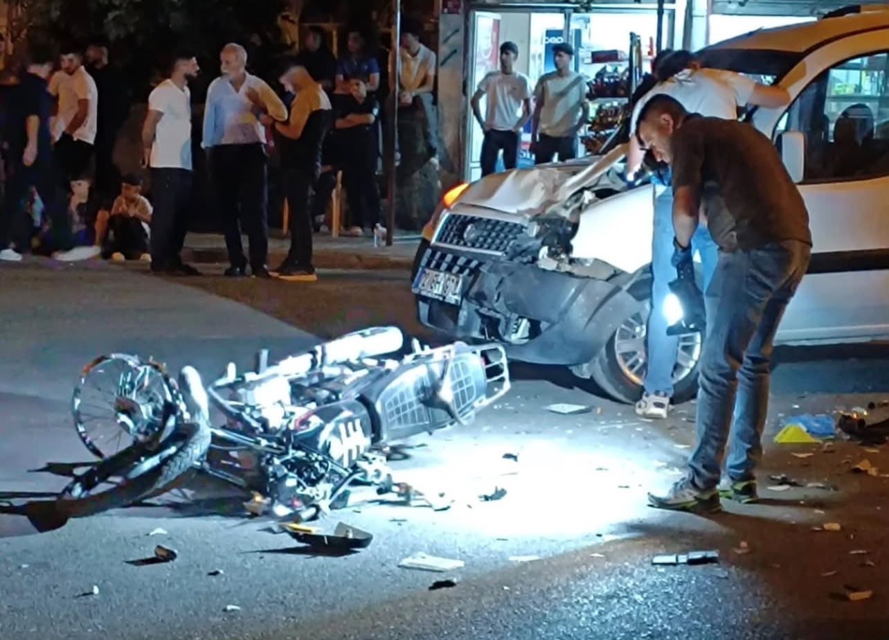 BATMAN’DA HAFİF TİCARİ ARAÇ İLE MOTOSİKLET ÇARPIŞTI: 1 ÖLÜ