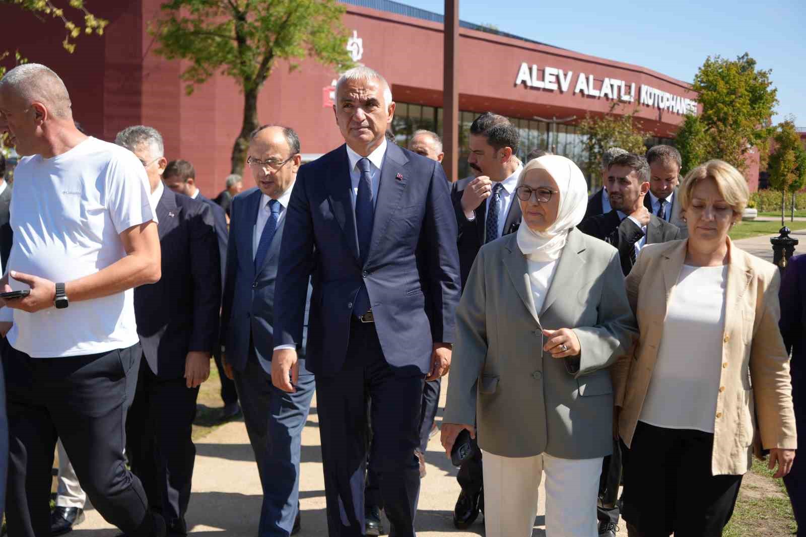 BAKAN ERSOY KOCAELİ’DE PROJELERİ İNCELEDİ