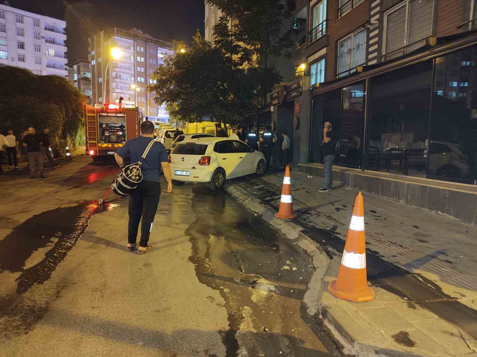 BATMAN’DA KAFE VE OYUN SALONUNDA KORKUTAN YANGIN