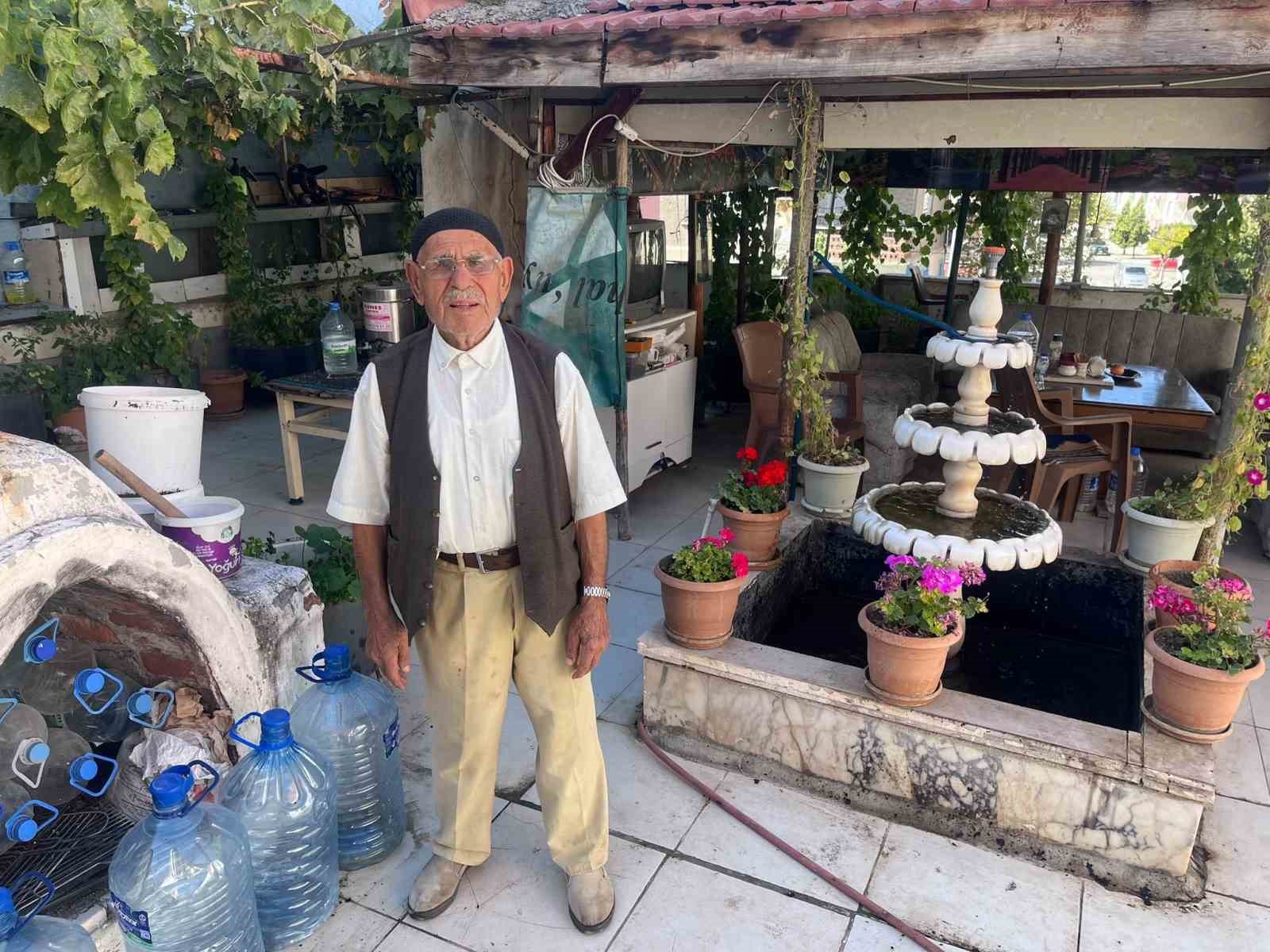 BİR ASRI GERİDE BIRAKTI, UZUN YAŞAMIN SIRLARINI ANLATTI
