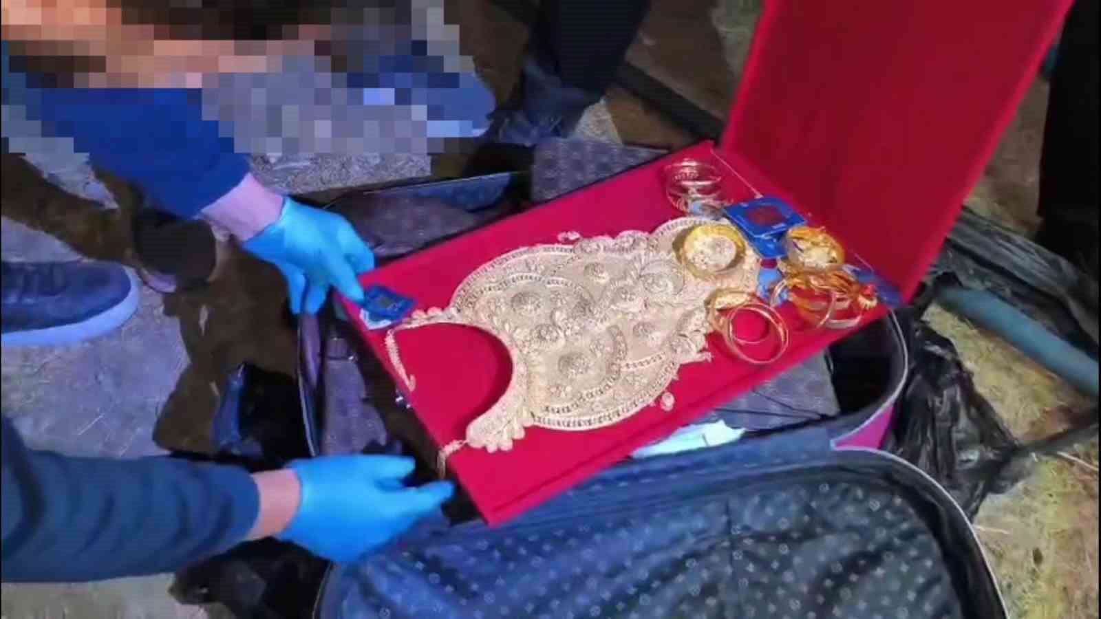 DÜĞÜNDE TAKILAN ALTINLAR BULUNDU