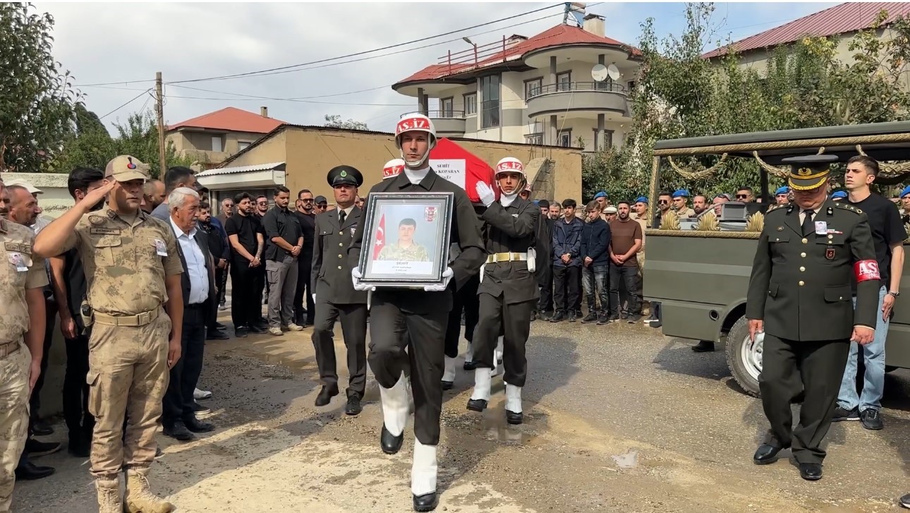 YÜKSEKOVA’NIN ŞEHİDİ GÖZYAŞLARI ARASINDA TOPRAĞA VERİLDİ