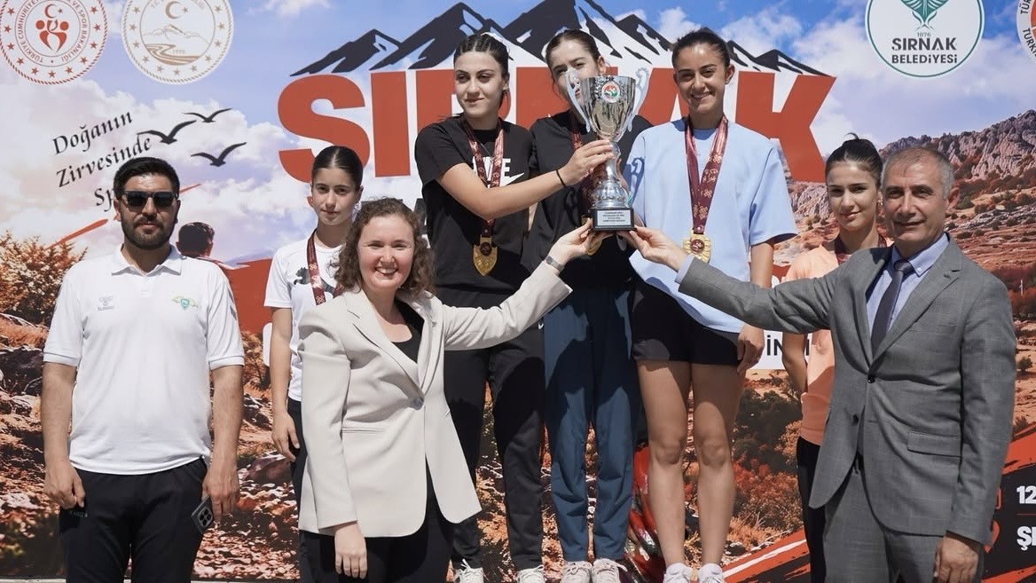 VANLI ATLETİZM SPORCUSU MERYEM KORKUÇ, TÜRKİYE 2.’Sİ OLDU