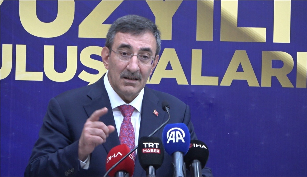 CUMHURBAŞKANI YARDIMCISI YILMAZ: "VESAYETTEN KURTULDUK, TERÖRDEN DE KURTULACAĞIZ"