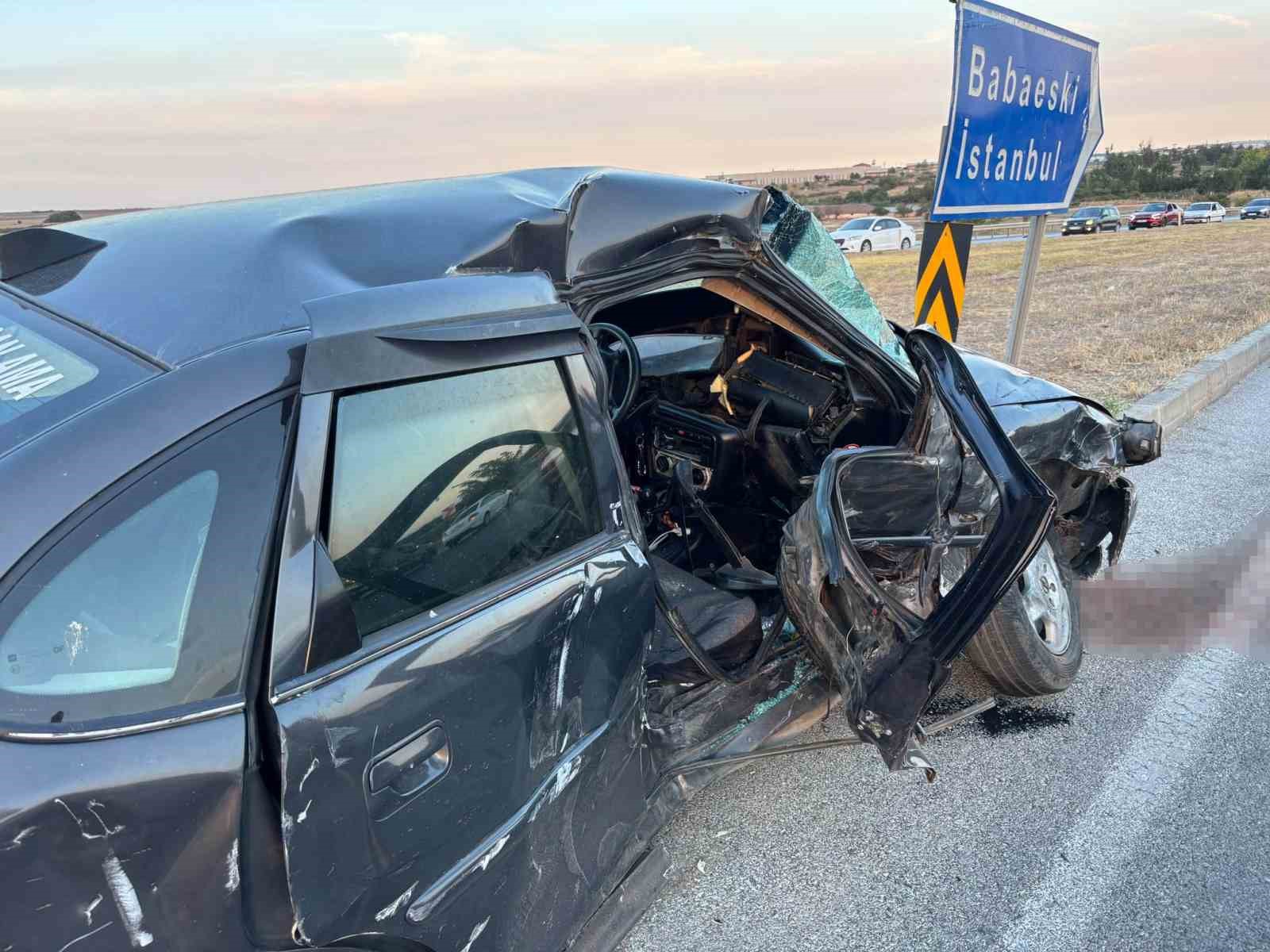 BABAESKİ’DE MİNİBÜS İLE OTOMOBİL ÇARPIŞTI: 4 YARALI