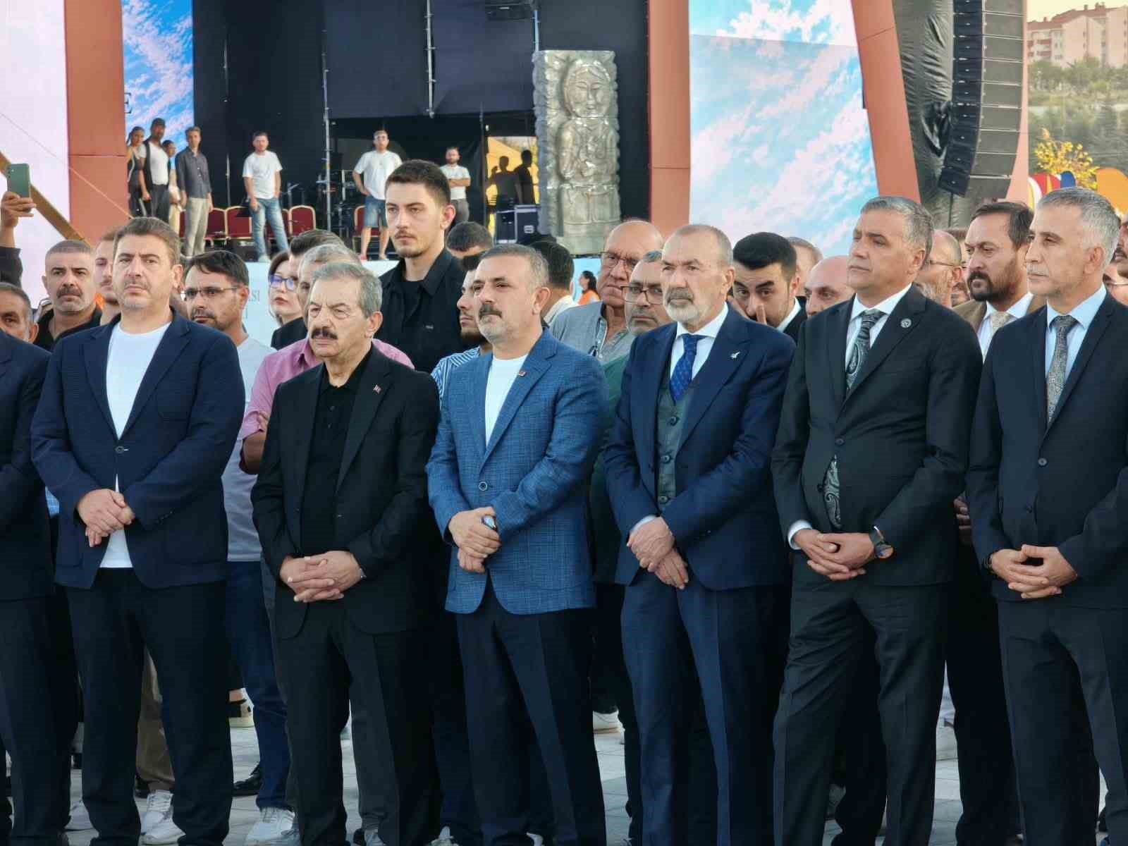 SİNCAN’DA TÜRK DÜNYASI FESTİVALİ YOĞUN İLGİYLE BAŞLADI