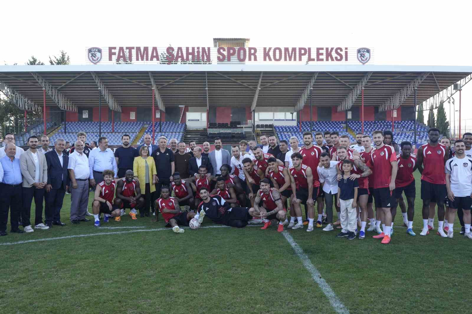 GAZİANTEP PROTOKOLÜNDEN, GAZİANTEP FK’YA MORAL ZİYARETİ