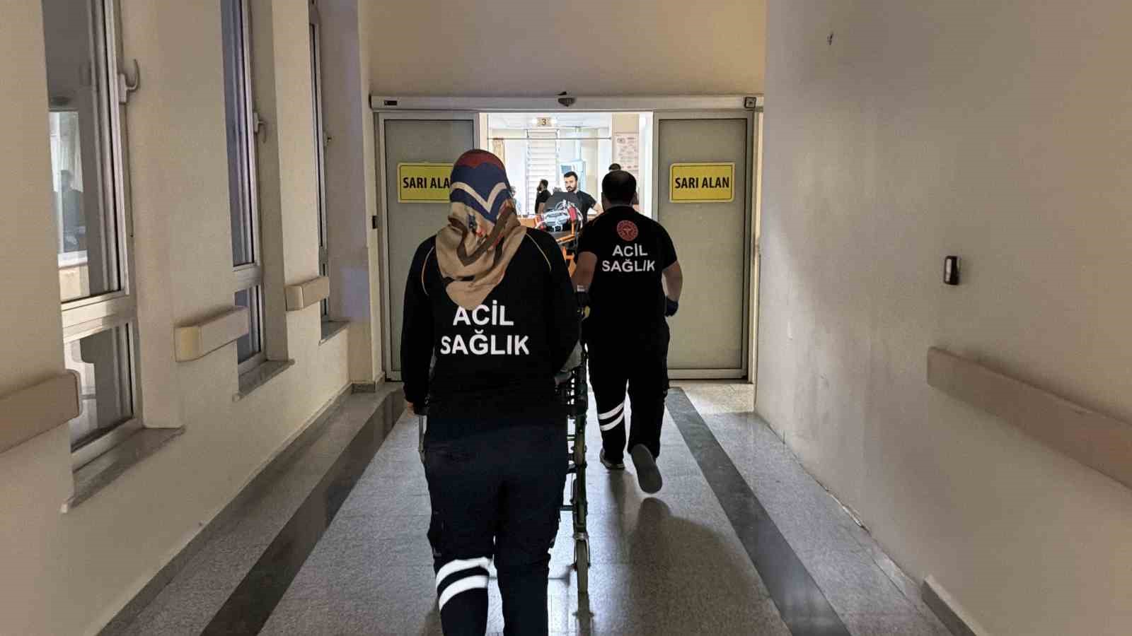 ÇOCUKLARIN TEHLİKELİ OYUNU HASTANEDE BİTTİ: 1 YARALI