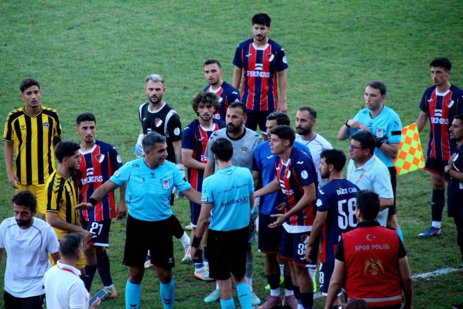 DÜZCESPOR-BEYKOZ ANADOLU MAÇI TATİL EDİLDİ
