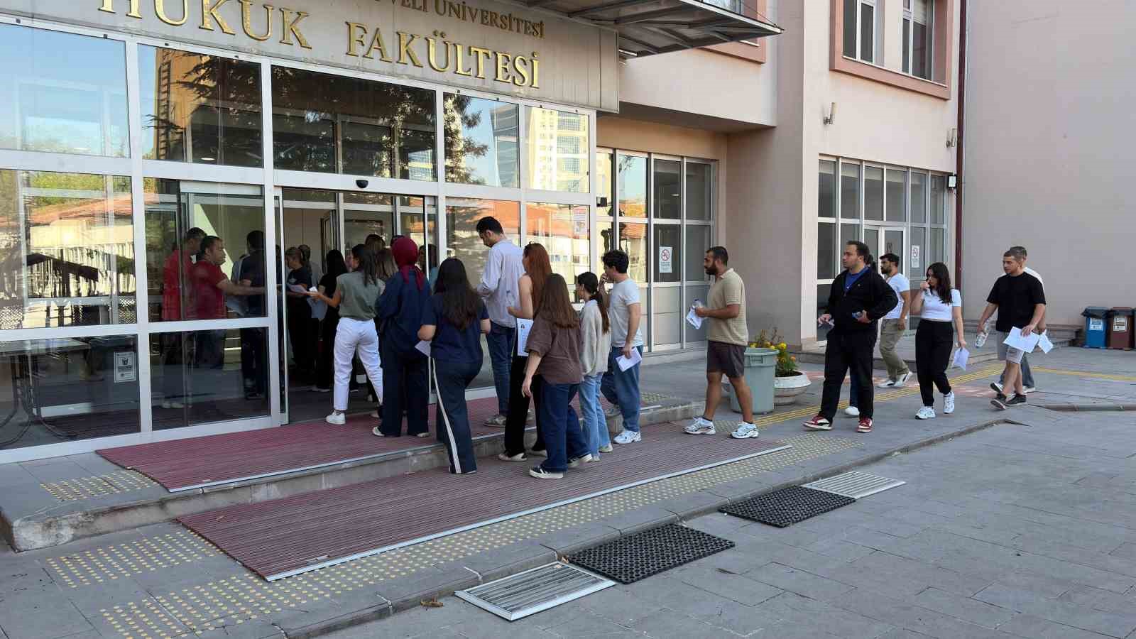 KPSS LİSANS ALAN BİLGİSİ’NİN SON OTURUMU BAŞLADI