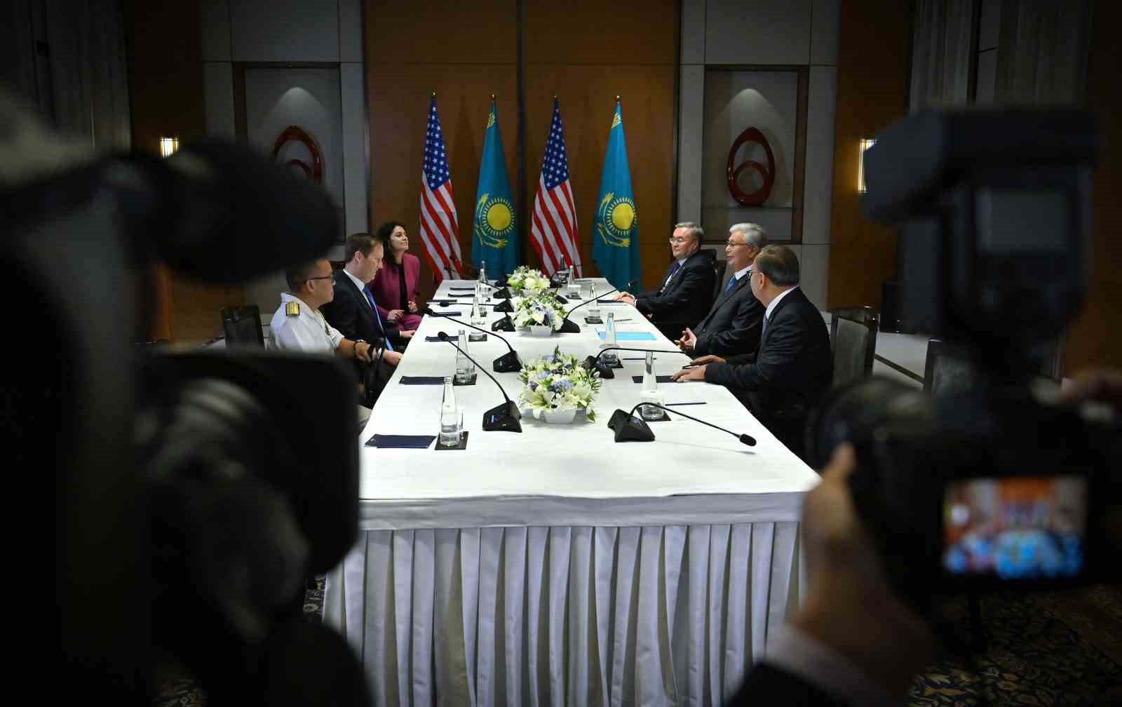 TOKAYEV, TRUMP’IN ÖZEL TEMSİLCİSİ GOR İLE GÖRÜŞTÜ