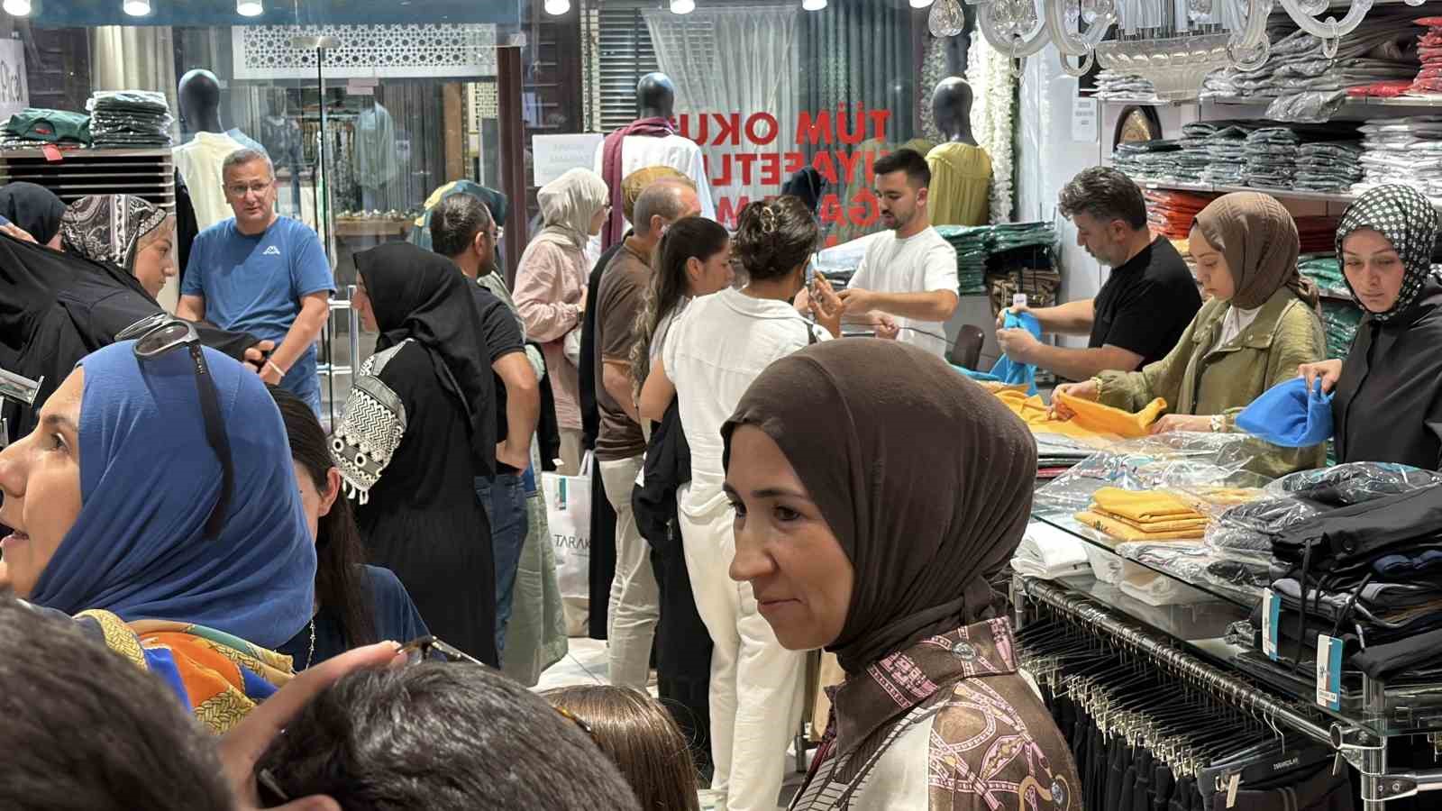 BOLU’DA AİLELER OKUL ÖNCESİ ALIŞVERİŞİNDE: İĞNE ATSAN YERE DÜŞMEZ