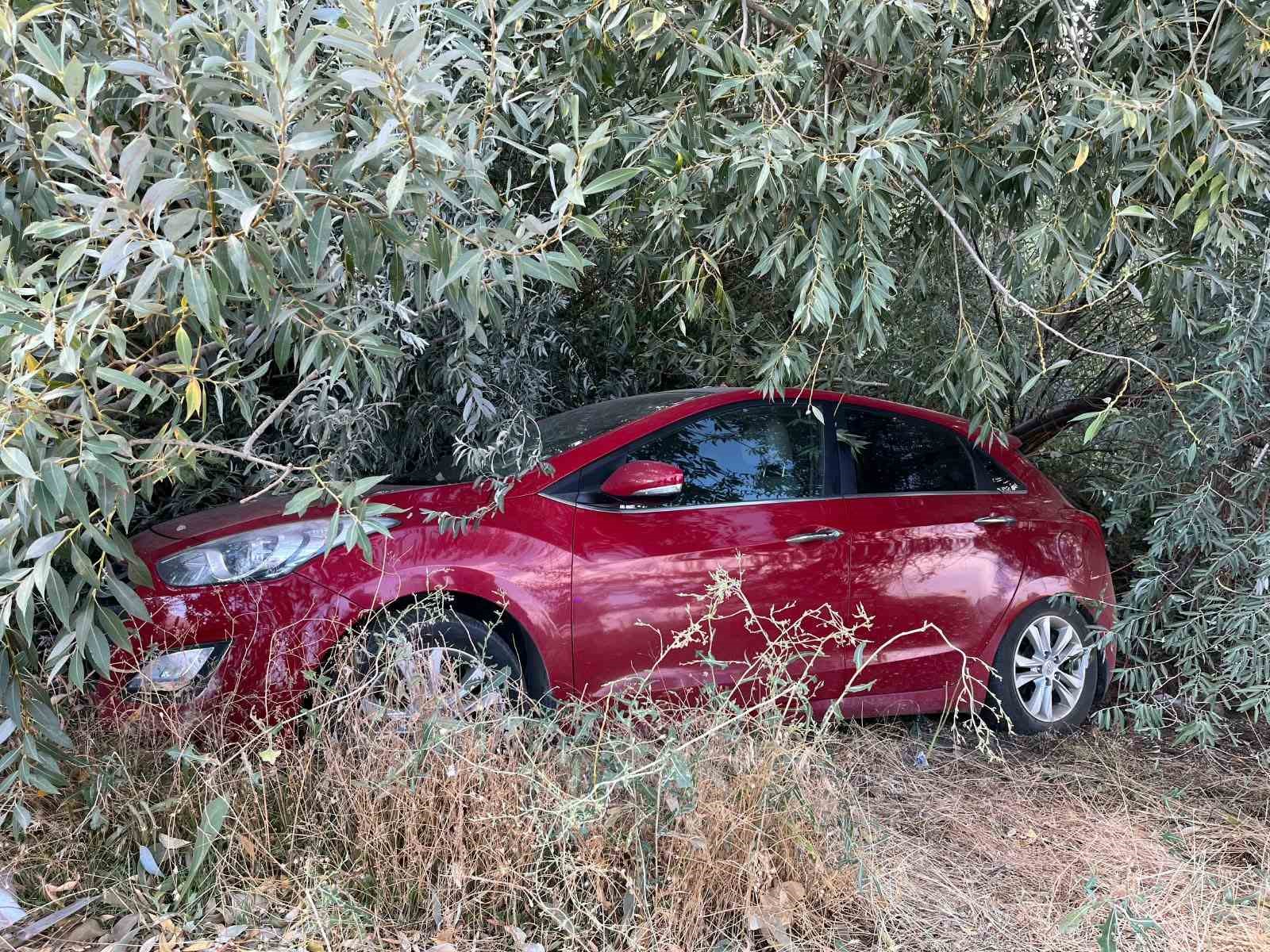 MALATYA’DA OTOMOBİL ŞARAMPOLE DEVRİLDİ: 1 YARALI
