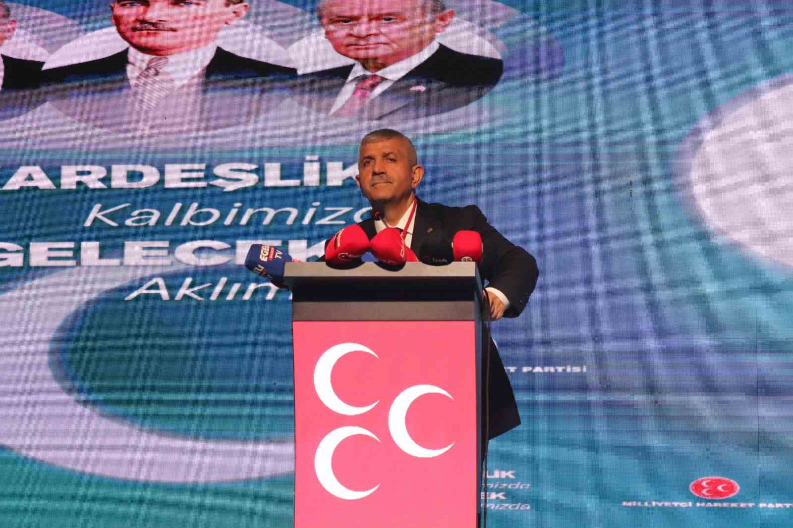 MHP İZMİR’DE VEYSEL ŞAHİN GÜVEN TAZELEDİ