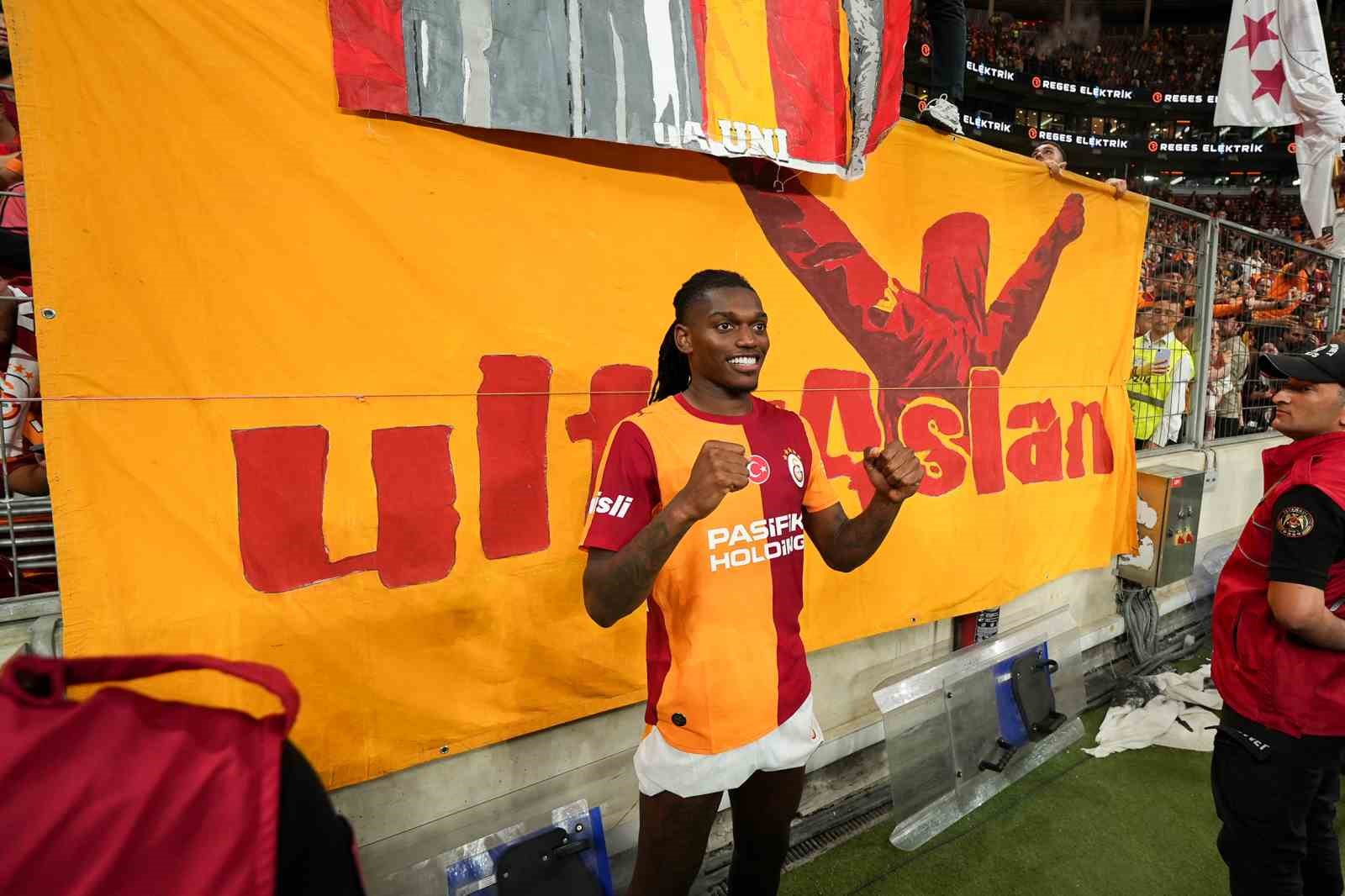 GALATASARAY’DA MAÇ SONUCU ÜÇLÜSÜ RAFAEL LEAO’DAN
