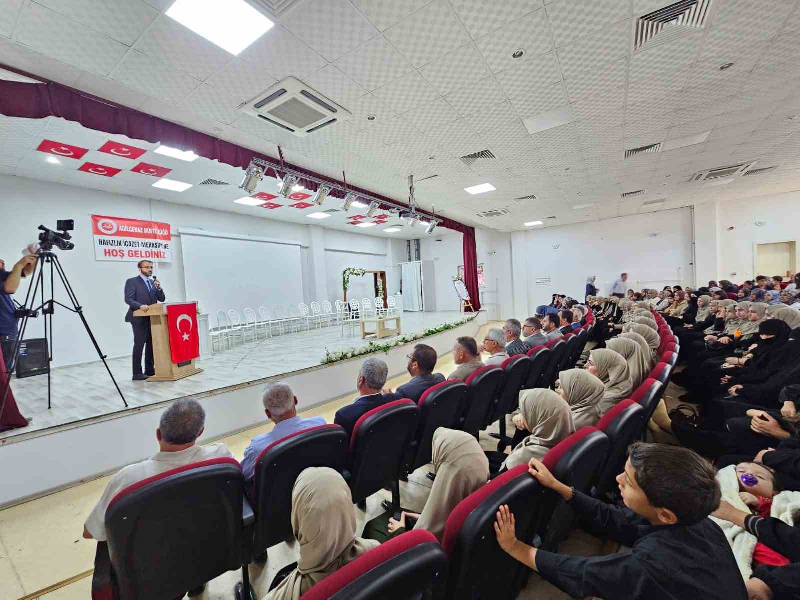 ADİLCEVAZ’DA ‘HAFIZLIK İCAZET MERASİMİ’ YAPILDI