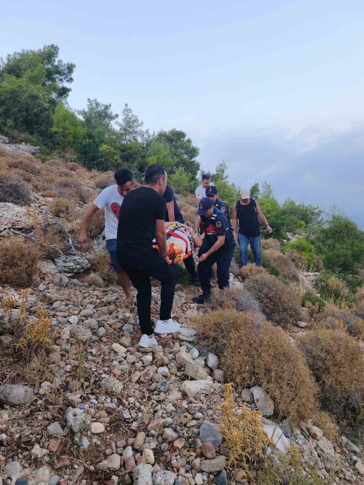 DOĞA YÜRÜYÜŞÜNDE DÜŞÜP AYAĞINDAN YARALANAN HOLLANDALI TURİST KURTARILDI