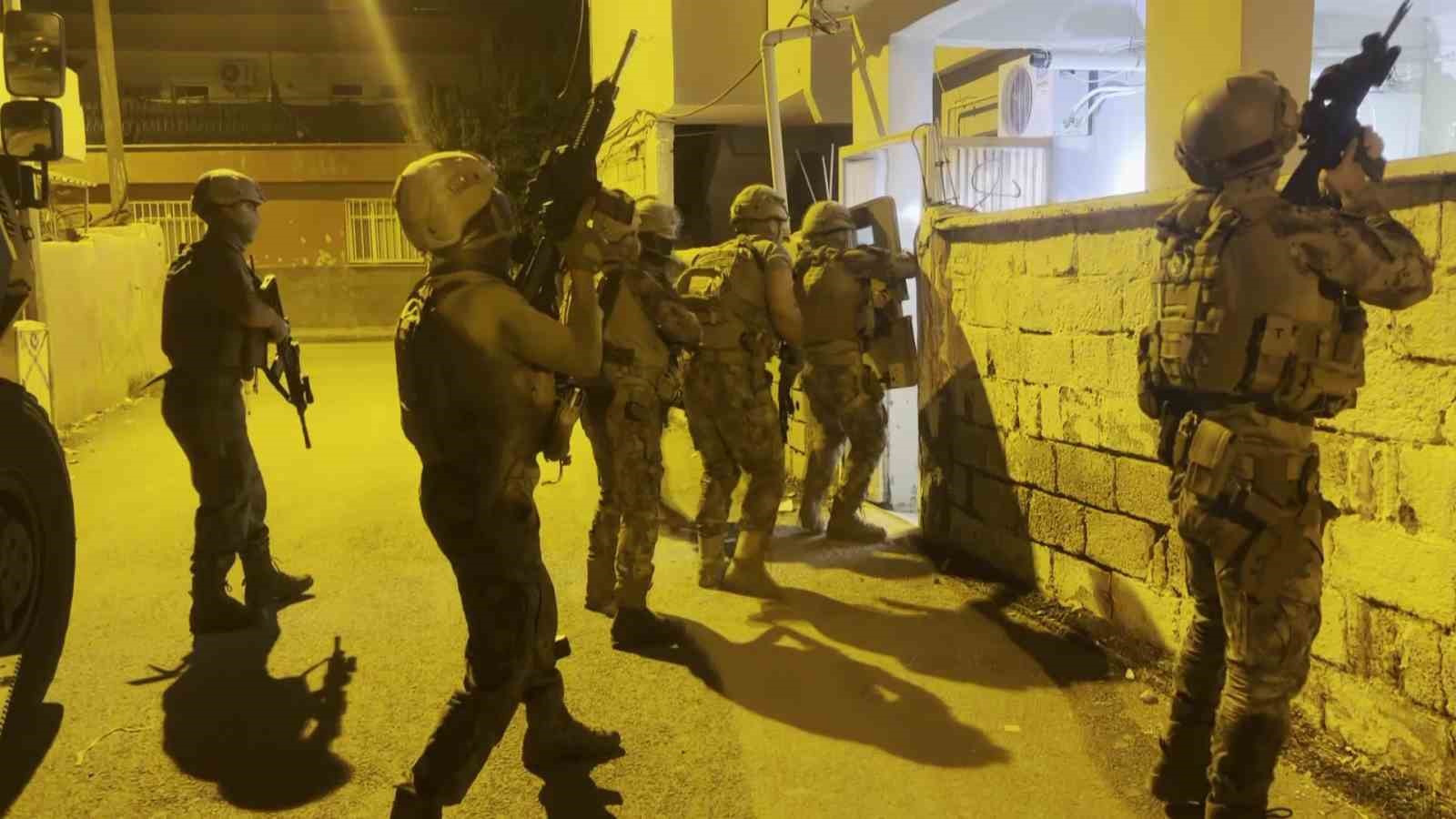 ADIYAMAN’DA BAŞSAVCILIK KOORDİNESİYLE "SOKAKLAR GÜVENDE" TERÖR OPERASYONU: 4 GÖZALTI