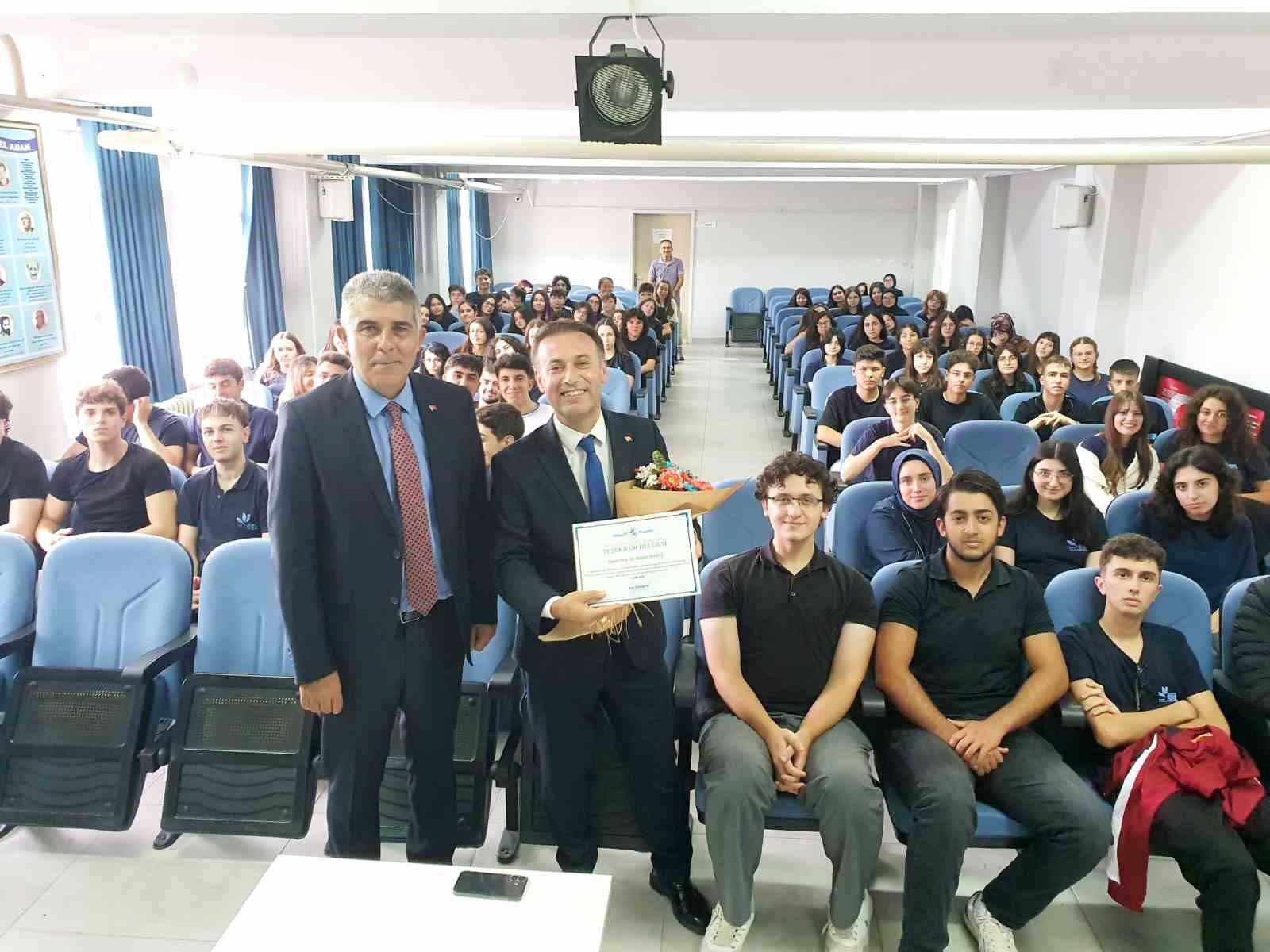 SAMSUN’DA 30 AKADEMİSYEN 30 FARKLI LİSEDE İLK DERSE KONUK OLDU