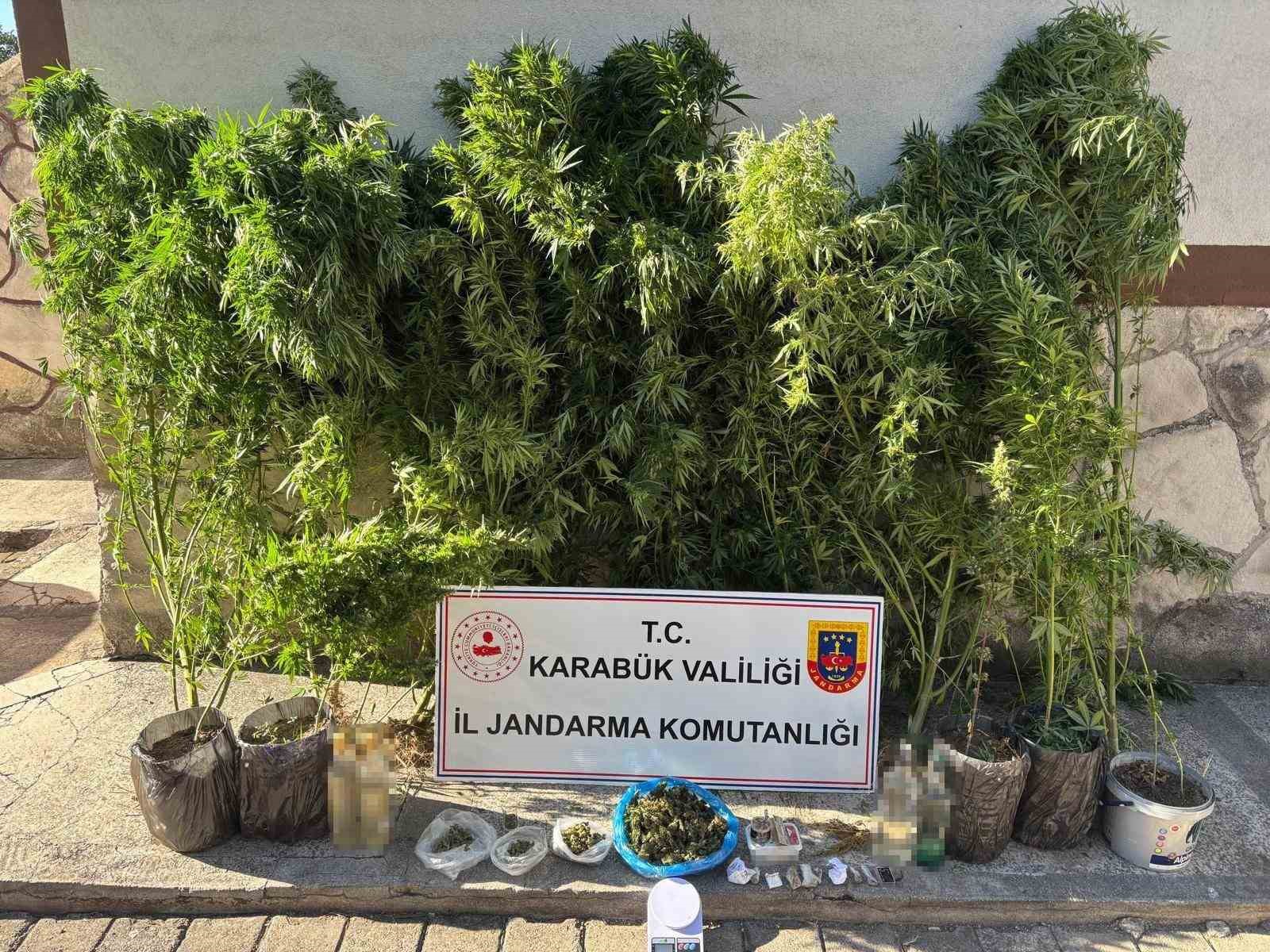 UYUŞTURUCU VE KAÇAKÇILIK OPERASYONU: 3 KİŞİ GÖZALTINA ALINDI