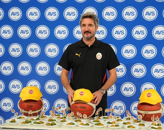 GİANMARCO POZZECCO: "BASKETBOL ŞAMPİYONLAR LİGİ’Nİ KAZANMAK VE TÜRKİYE LİGİ’NDE BELLİ BİR NOKTADA OLMAYI ÇOK İSTİYORUM"
