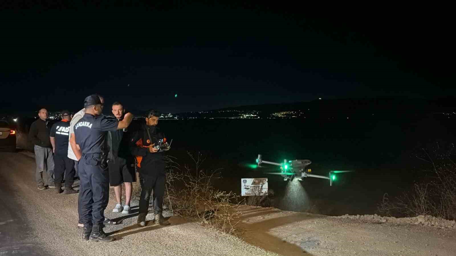 İZNİK’TE KAYBOLAN ÖĞRETMENDEN 12 SAATTİR HABER ALINAMIYOR