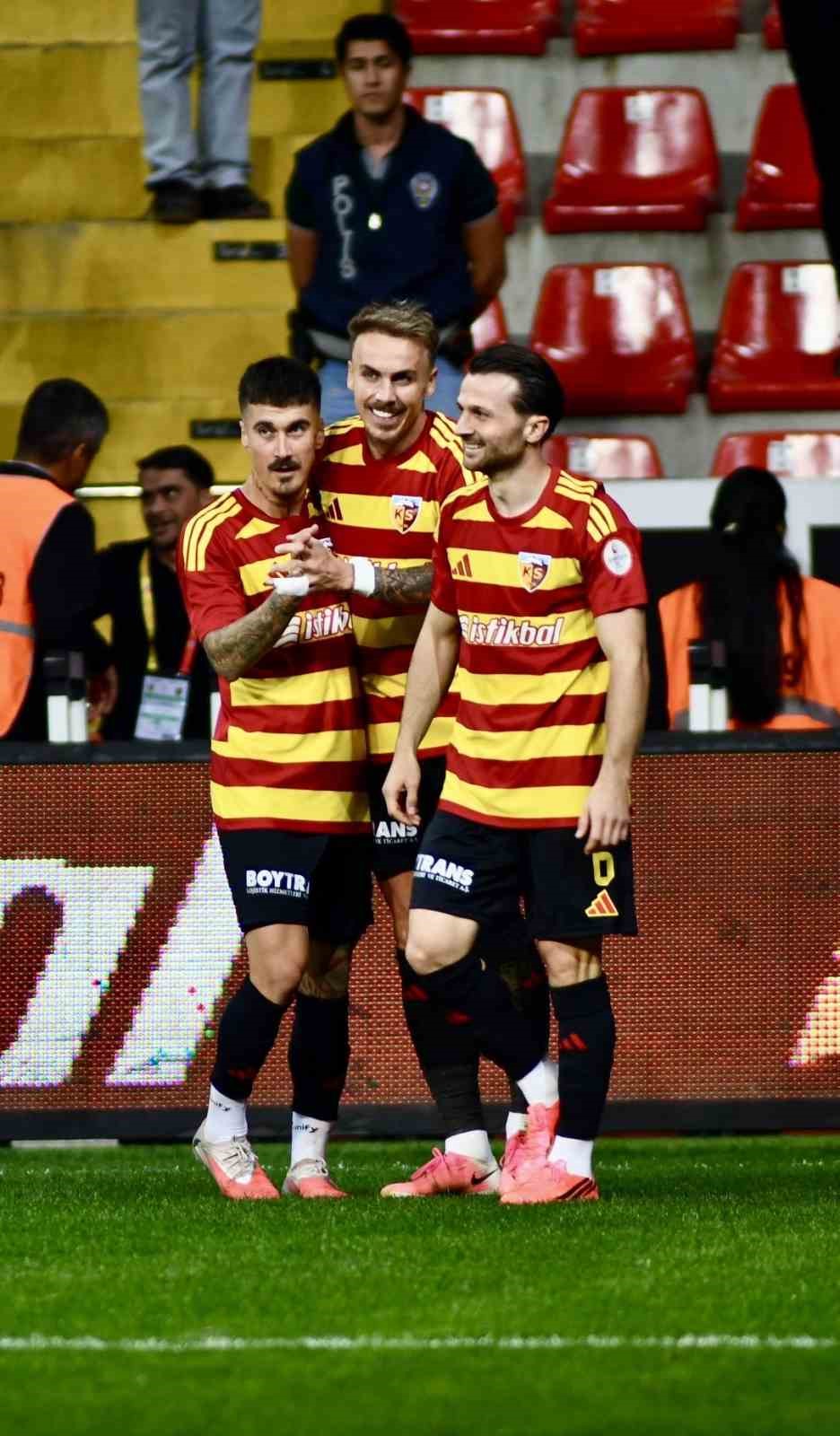 TAULANT SEFERİ, 7 MAÇTA 7 GOL ATTI