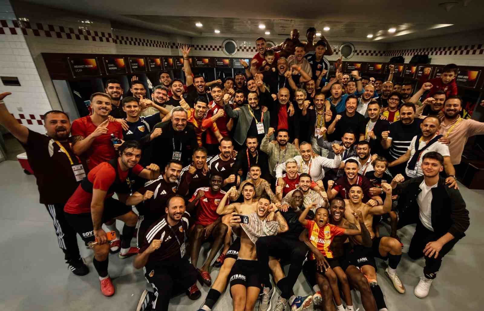 KAYSERİSPOR, LİDERLİK KOLTUĞUNDA