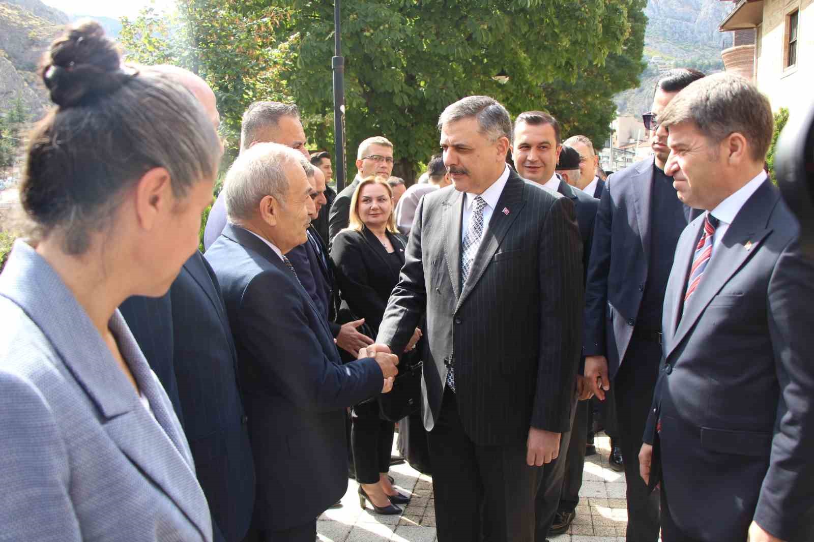 BAKAN ÇİFTÇİ ÜÇ ÜLKEYE GİDECEĞİNİ AÇIKLADI: "ORGANİZE SUÇ ÖRGÜTLERİ PEŞLERİNİ BIRAKACAĞIMIZI ZANNETMESİN"