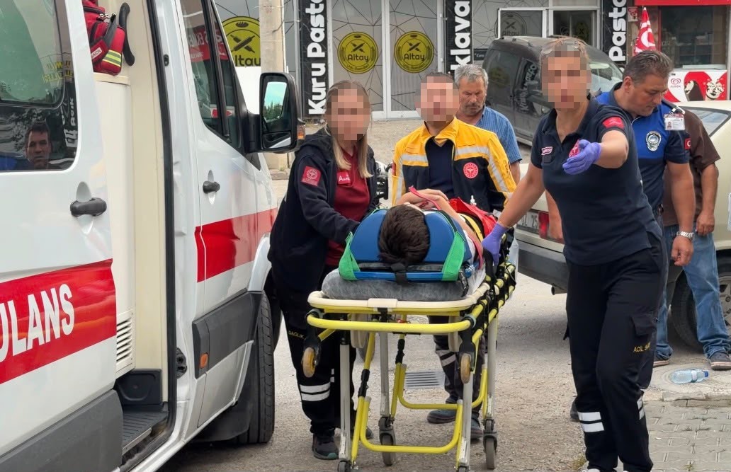 BOLU’DA HABER TAKİBİ YAPAN GAZETECİLERE SAĞLIK ÇALIŞANLARINDAN "EŞEĞE Mİ DİYORUZ, ÇEKMEYİN" TEPKİSİ