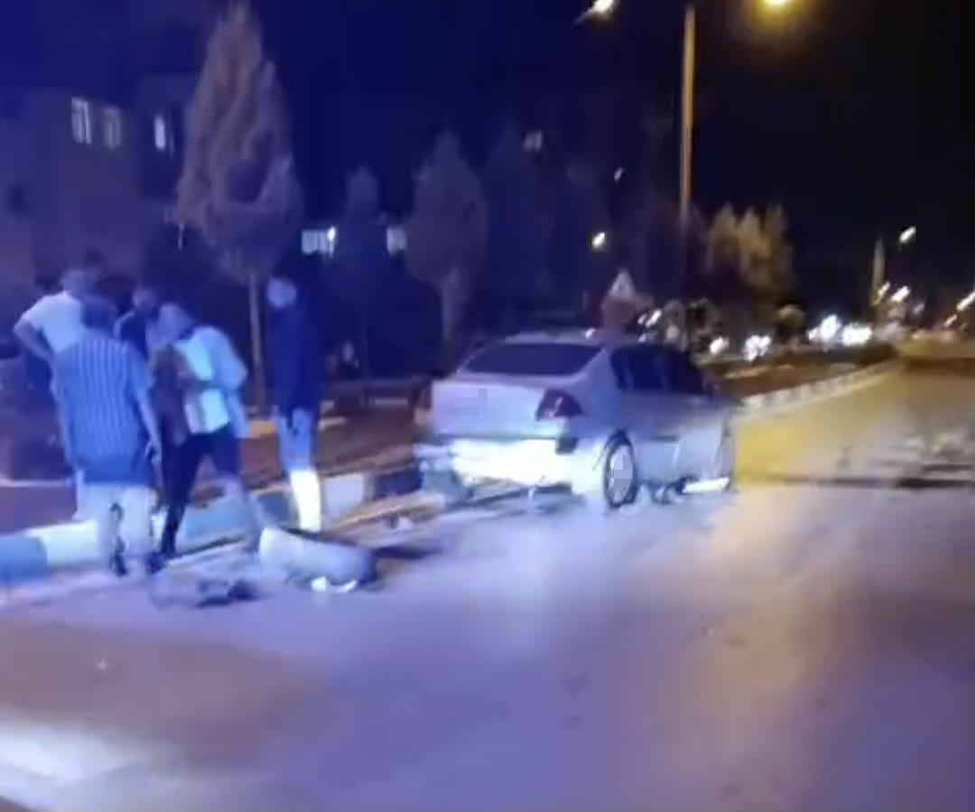 YOZGAT’TA KAMYONET İLE OTOMOBİL ÇARPIŞTI: 5 YARALI