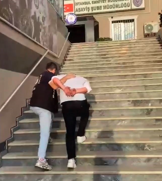 FATİH’TE DÖVİZ BÜROSUNDAKİ SİLAHLI KAVGAYLA İLGİLİ 9 ŞÜPHELİ GÖZALTINA ALINDI