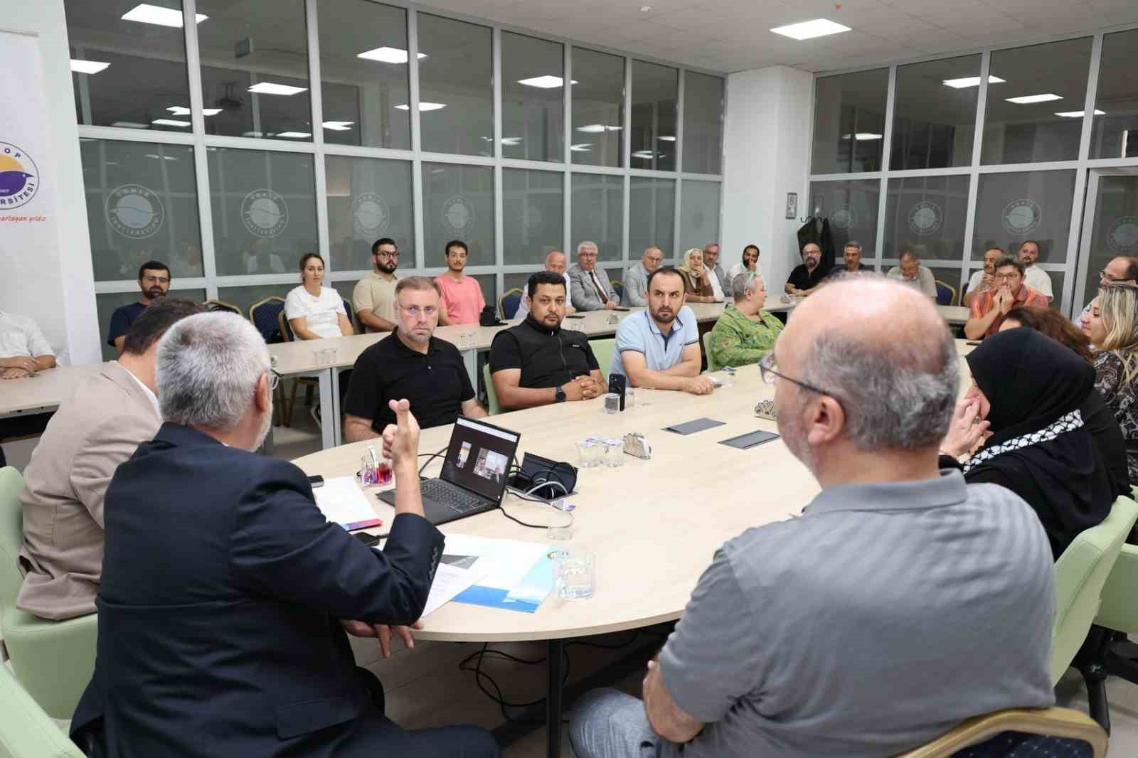SİNOP’TA "GAZZE: BİLİM, HAKİKAT VE İNSAN" SÖYLEŞİSİ