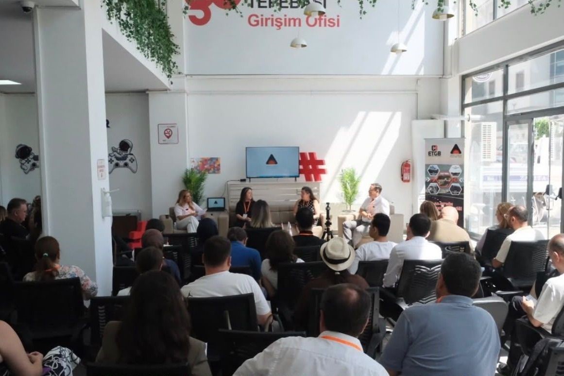 ANADOLU ÜNİVERSİTESİ, AB PROGRAMLARI VE UFUK AVRUPA PROJELERİ BİLGİLENDİRME GÜNÜNDE YER ALDI
