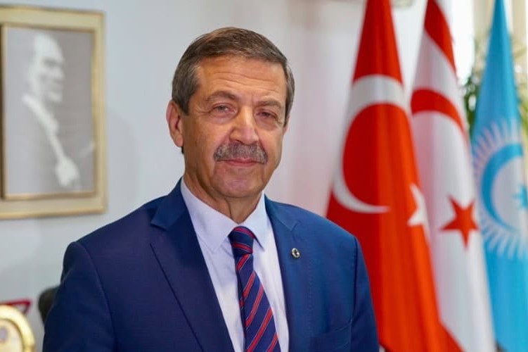 KKTC DIŞİŞLERİ BAKANI ERTUĞRULOĞLU: "KIBRIS TÜRK HALKININ GELECEĞİNİN YEGANE ZEMİNİ, EGEMEN EŞİT İKİ DEVLETTİR"