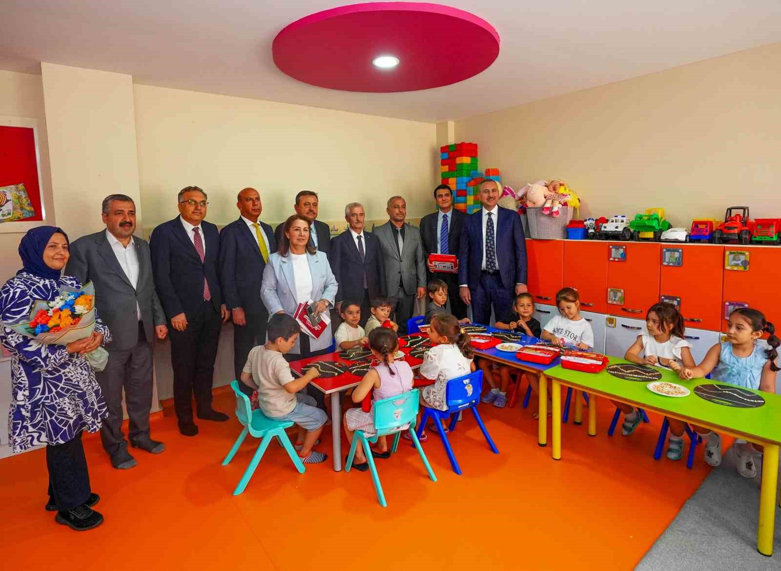 YILMAZ VE MİLLETVEKİLİ GÜL ÖĞRENCİLERLE BİR ARAYA GELDİ