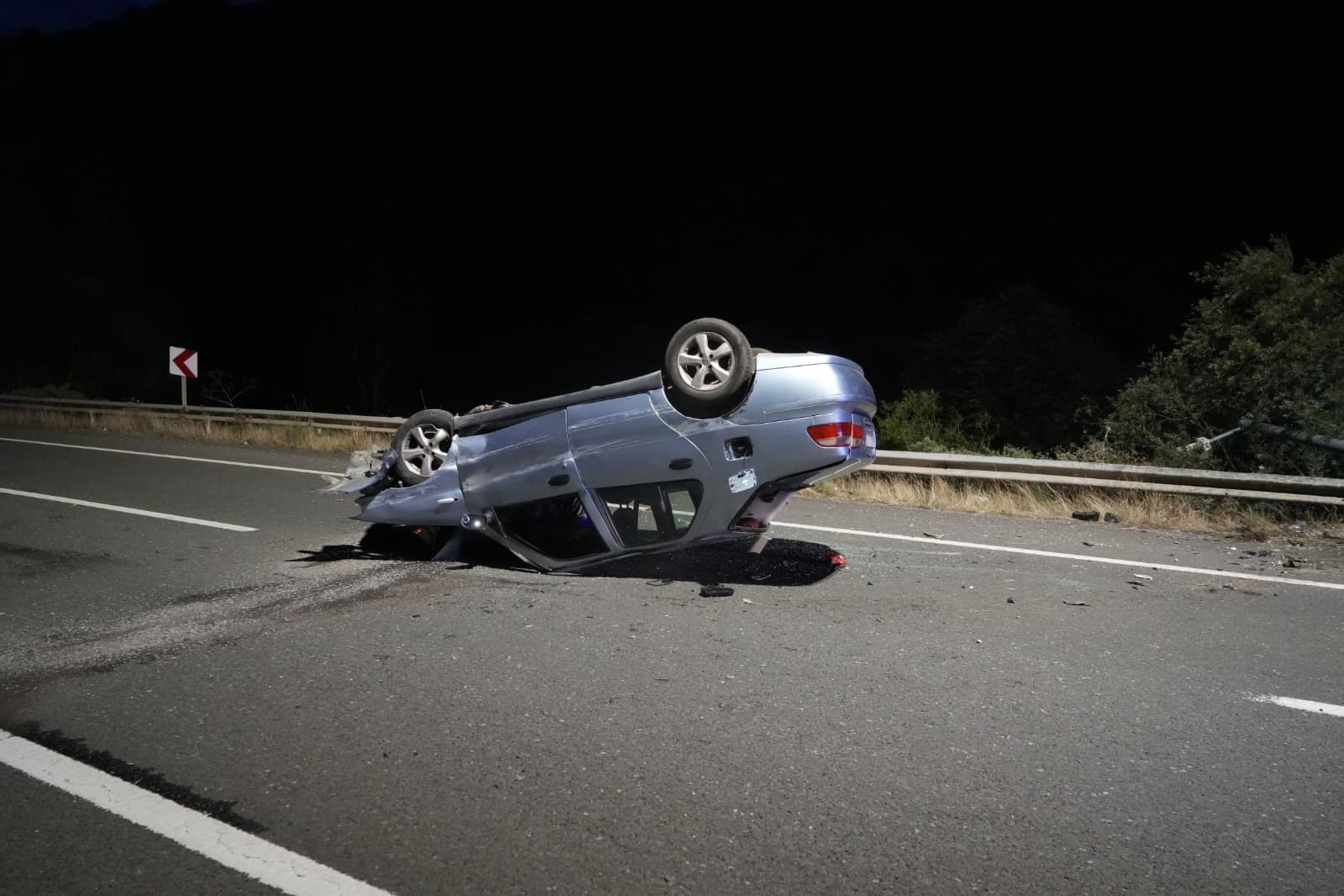 GÜMÜŞHANE’DE KONTROLDEN ÇIKAN OTOMOBİL TERS DÖNDÜ: 1 YARALI