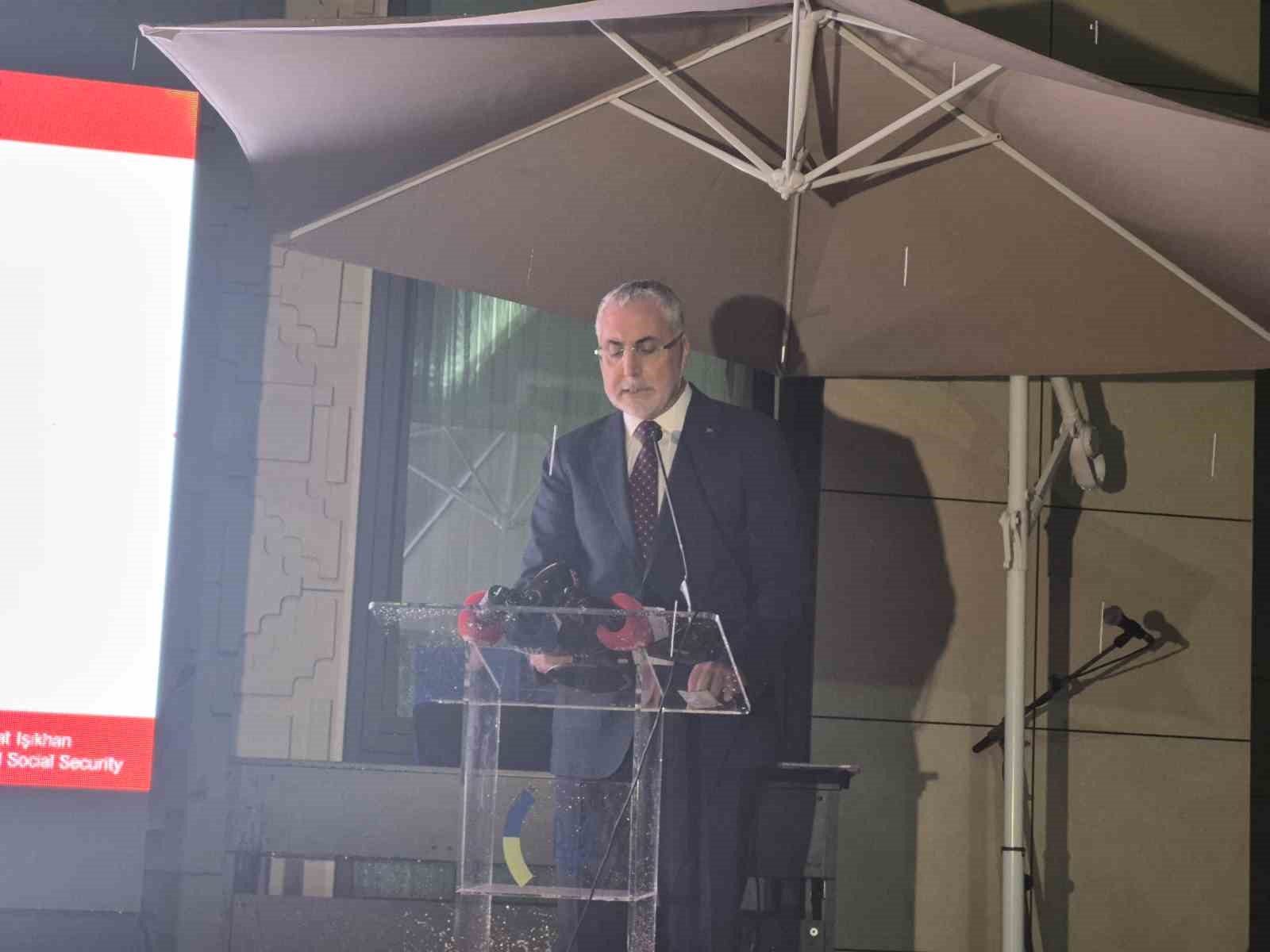 BAKAN IŞIKHAN: "TÜRKİYE VE UKRAYNA ARASINDAKİ DOSTLUK VE DAYANIŞMANIN ÖNÜMÜZDEKİ YILLARDA DAHA DA GÜÇLENECEĞİNE İNANIYORUZ"