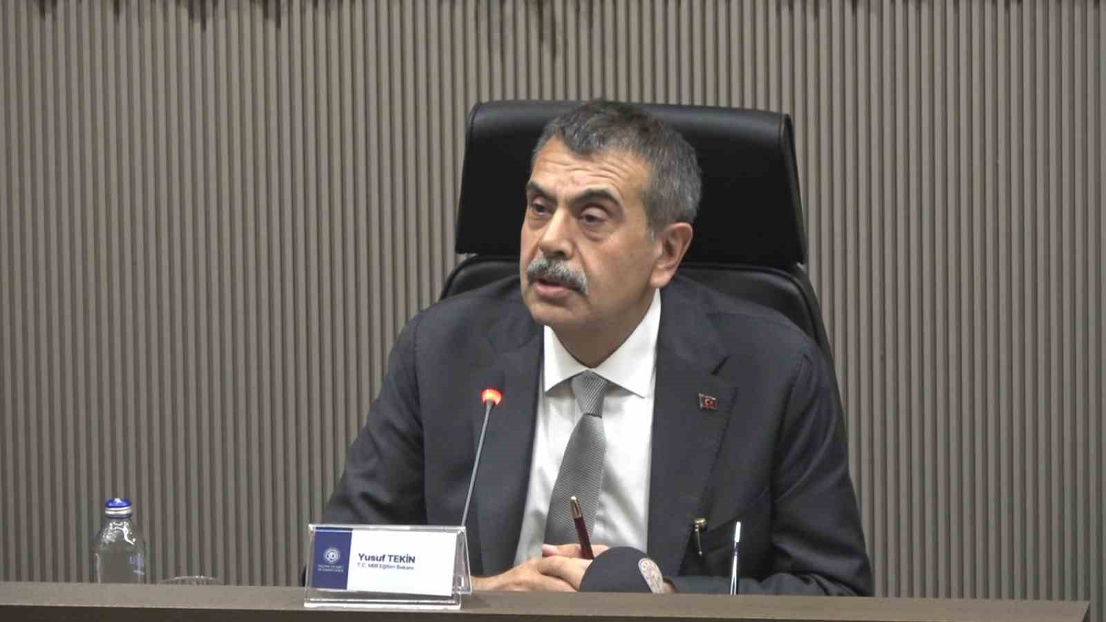BAKAN TEKİN, YALOVA’DA MESLEKİ EĞİTİM-SANAYİ BULUŞMASINA KATILDI