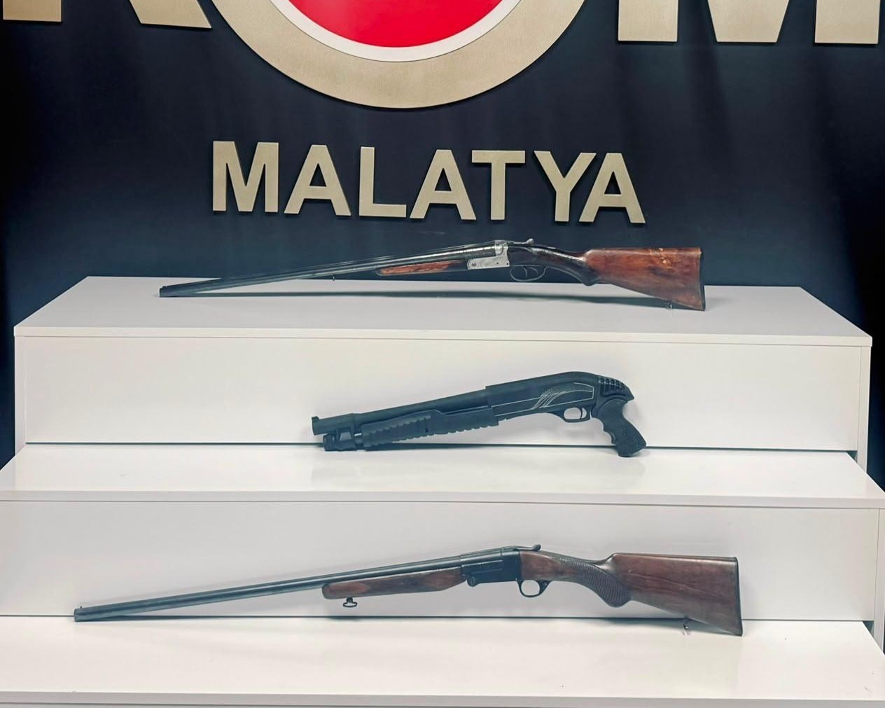MALATYA’DA YASA DIŞI SİLAH TİCARETİ OPERASYONU: 3 GÖZALTI