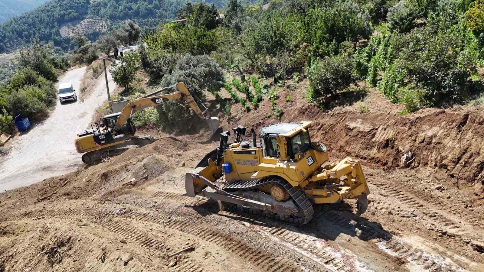 BENLİDERE’DE ULAŞIMI RAHATLATACAK YOL ÇALIŞMASI BAŞLATILDI