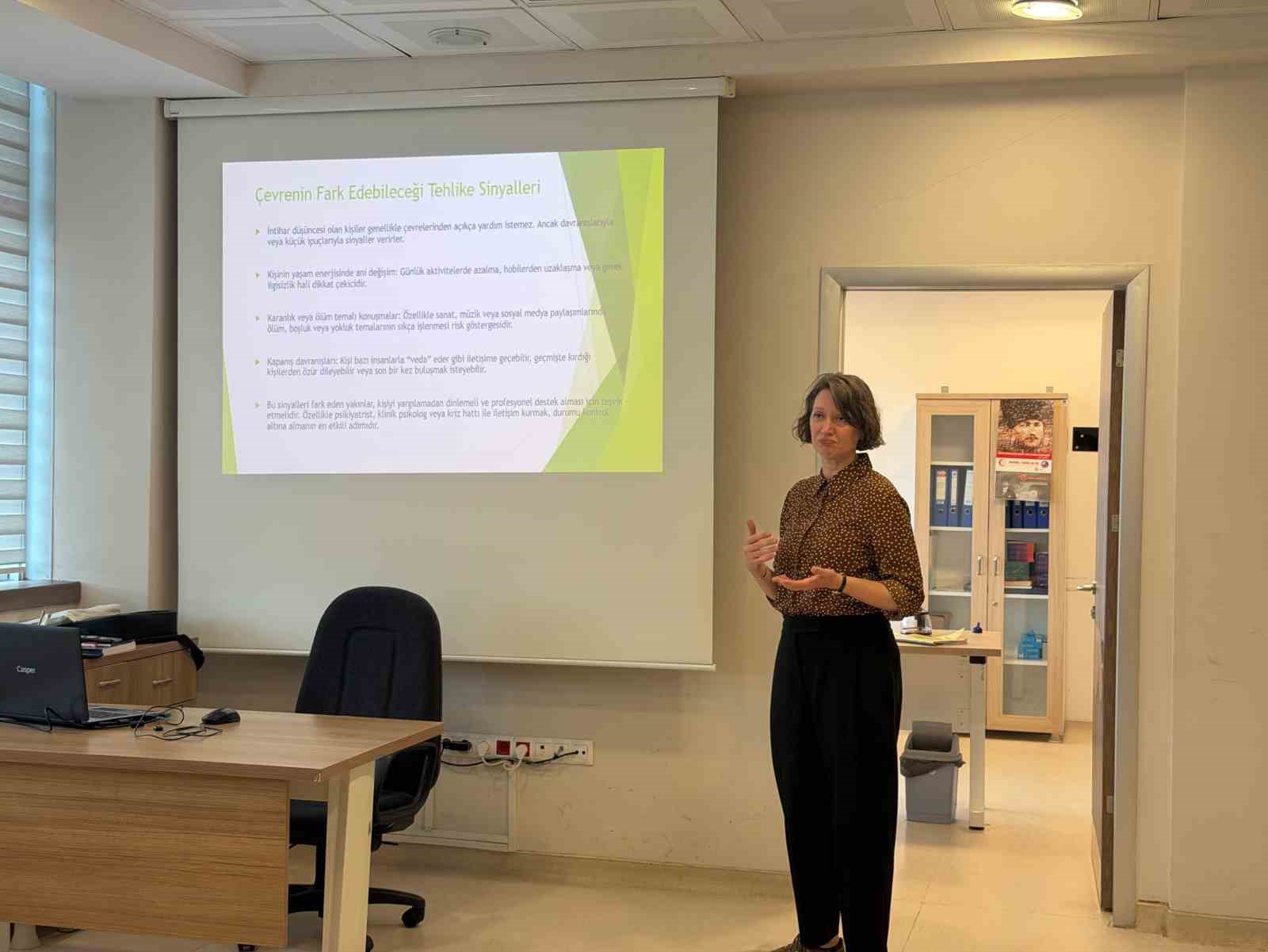 SİNOP’TA SAĞLIK ÇALIŞANLARINA STRESLE MÜCADELE EĞİTİMİ