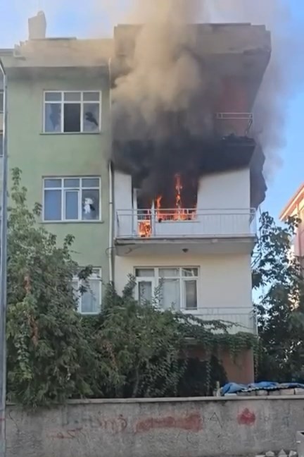 ELAZIĞ’DA EV YANGINI