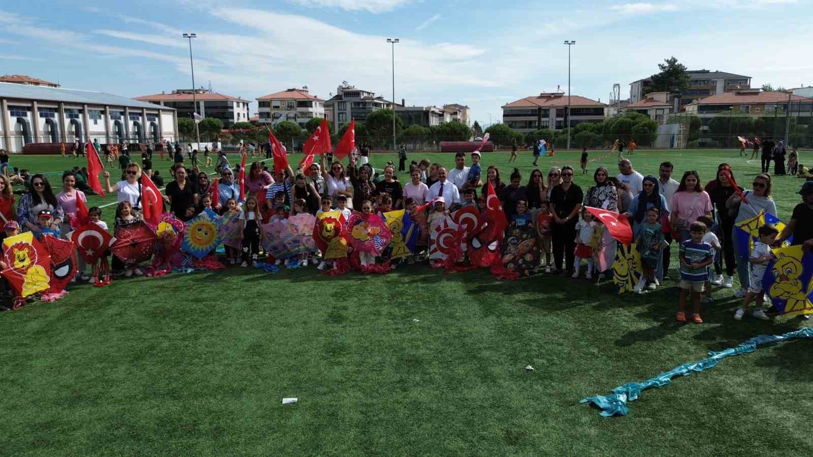 BULDAN’DA UÇURTMALAR GAZZELİ ÇOCUKLAR İÇİN UÇTU