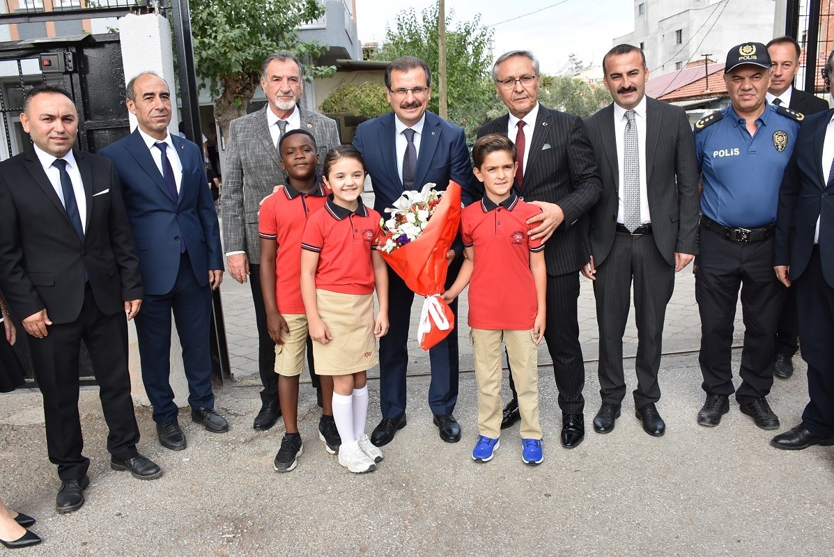 SALİHLİ’DE İLKÖĞRETİM HAFTASI KUTLANDI