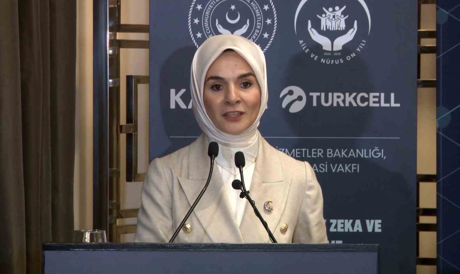 AİLE VE SOSYAL HİZMETLER BAKANI GÖKTAŞ: "KADINLARI DİJİTAL DÜNYANIN RİSKLERİNE KARŞI KORUYAN STRATEJİK BİR ADIM ATIYORUZ"