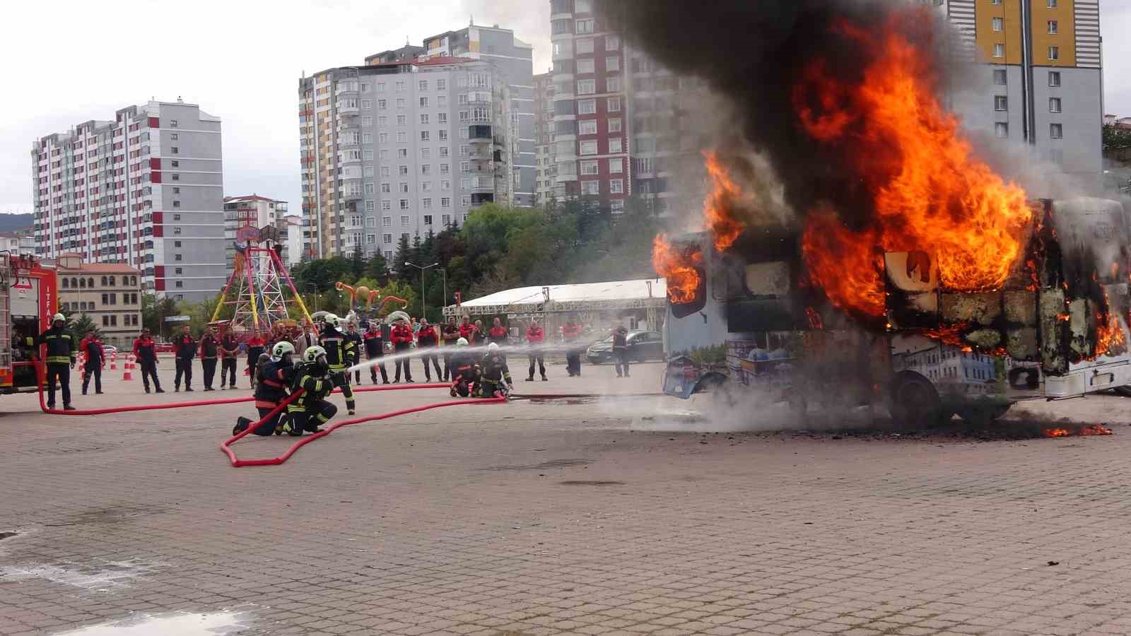YOZGAT İTFAİYESİ 3 AYDA 776 OLAYA MÜDAHALE ETTİ