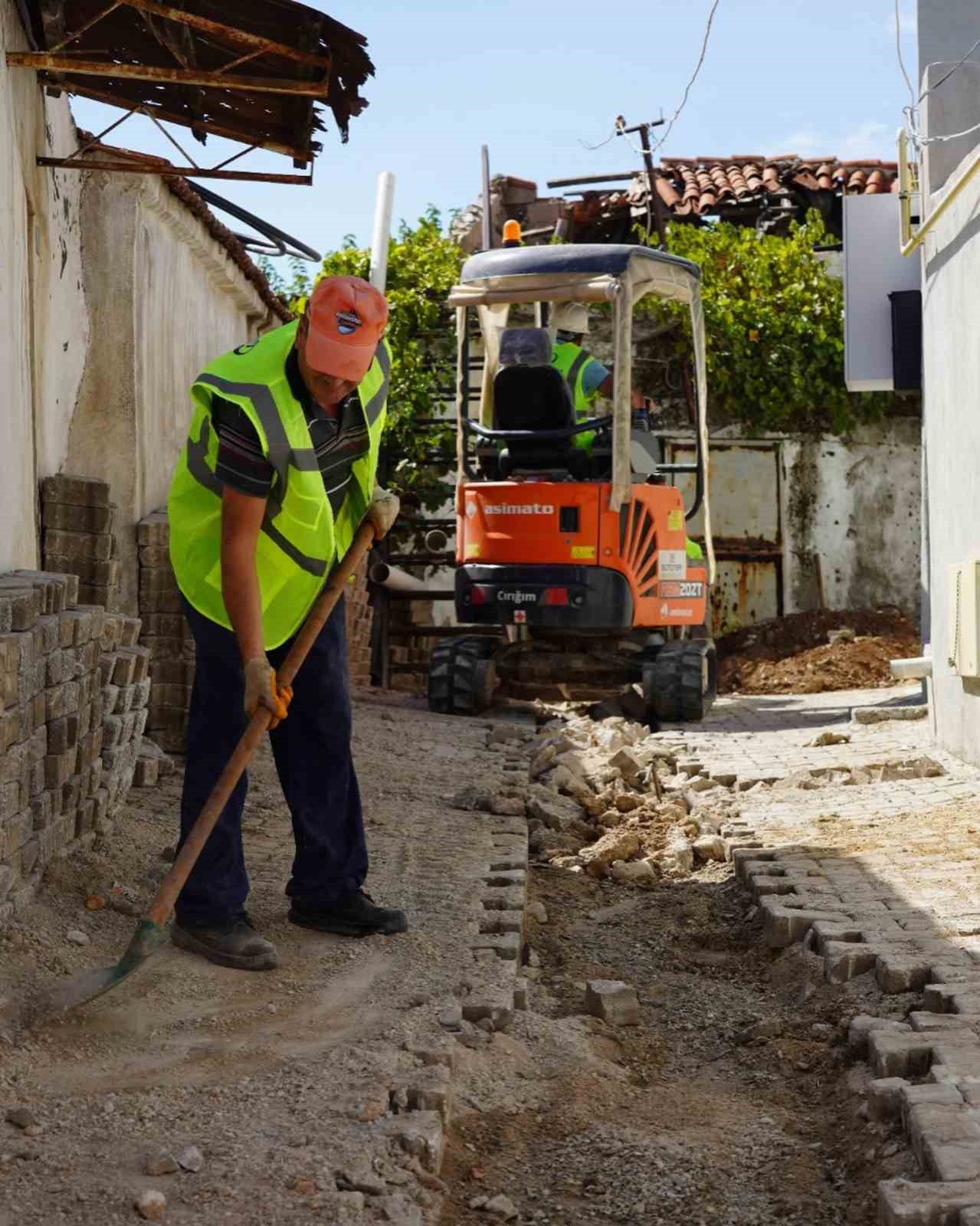 MENTEŞE’DE FOSSEPTİK KOKUSUNA KARŞI ALTYAPI ÇALIŞMASI